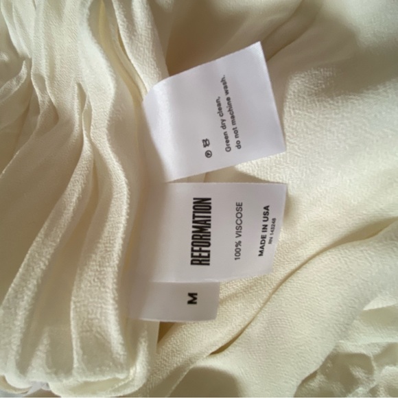 NWT- Reformation Rosey Wedding Dress Size M (STYLE NO LONGER SOLD ONLINE) - Picture 4 of 6